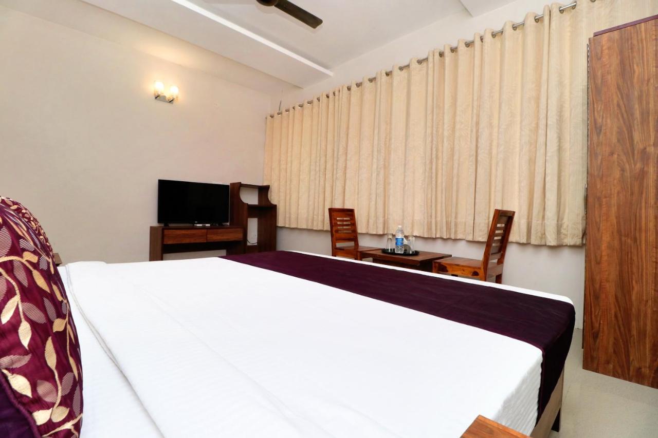 Oyo 14832 Hotel Rooftop Panchkula Exterior foto